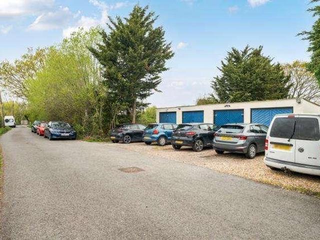 Flat for sale in Fifield, Bray
