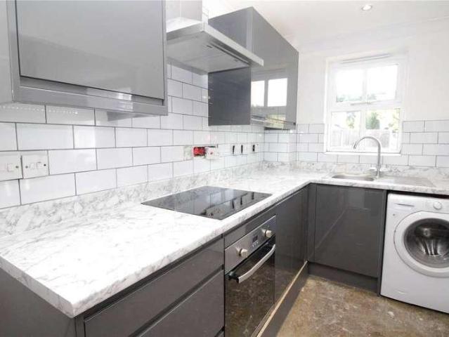 Flat for sale in Langdon Hills, Essex