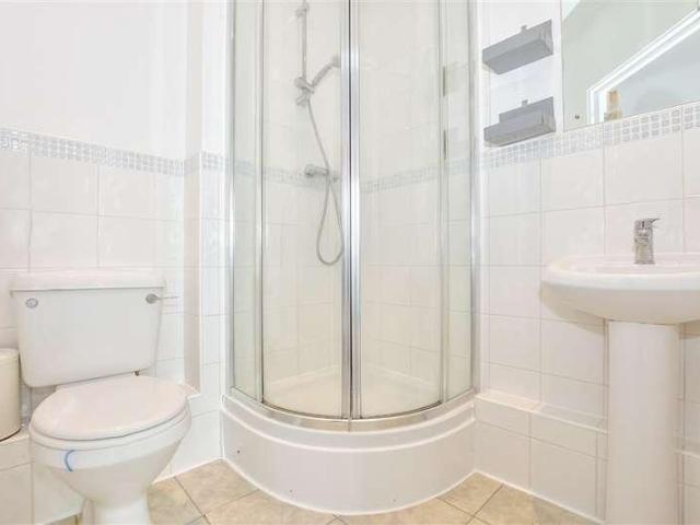 Flat for sale in Midway, Kent