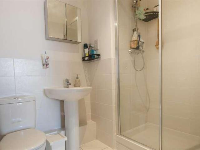 Flat for sale in Langley, Slough