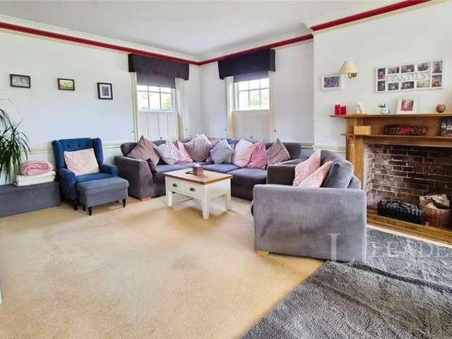 Flat for sale in Rose Green, Clapham
