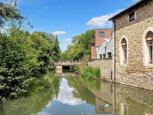 Flat for sale in St Thomas', The Slade