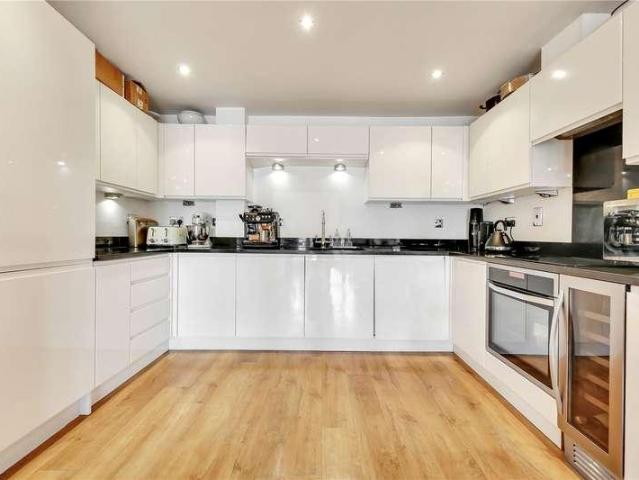 Flat for sale in Ratcliffe, Limehouse