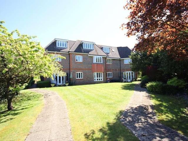 Flat for sale in Bray Wick, Maidenhead