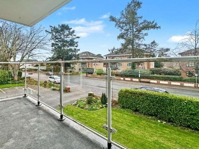 Flat for sale in Bournemouth