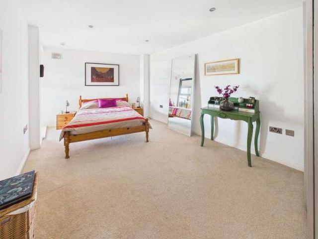 Flat for sale in Fishersgate, West Sussex