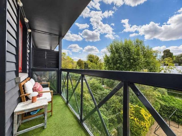 Flat for sale in London Borough of Hounslow, Greater London
