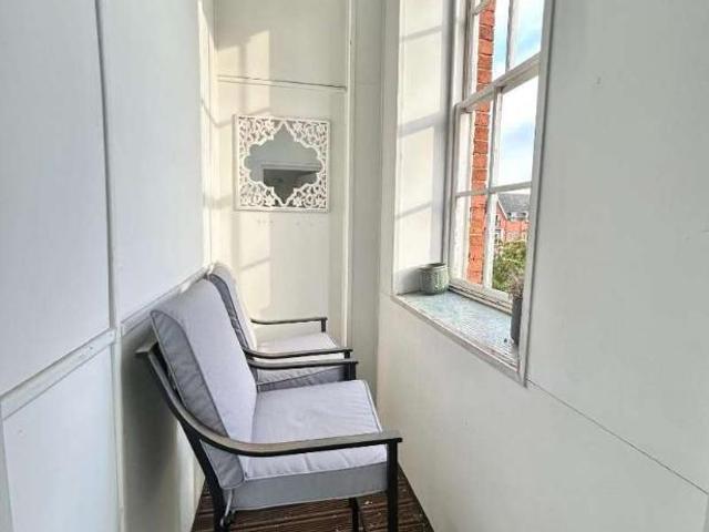 Flat for sale in West Didsbury, Manchester