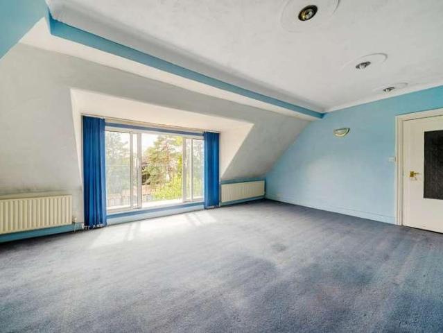 Flat for sale in Bromley, Shortlands
