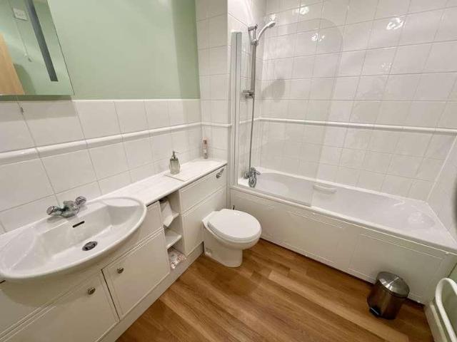 Flat for sale in Key Street, Suffolk