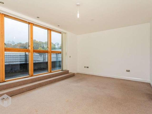 Flat for sale in Lee Bank, Greater Manchester
