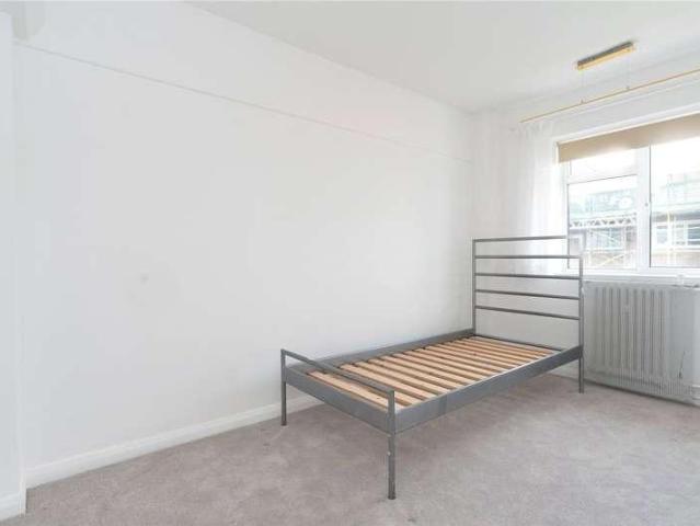 Flat for sale in St. John's Wood, Greater London