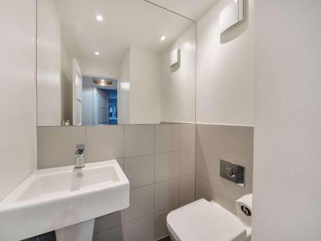 Flat for sale in Northwood, Greater London