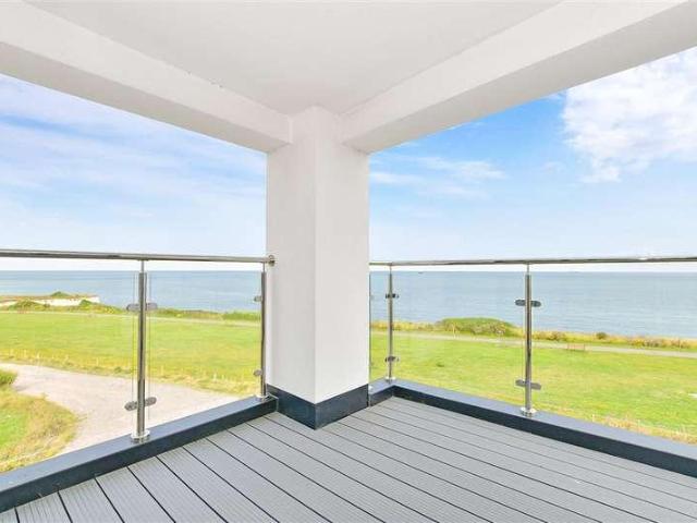 Flat for sale in Acol, Kent