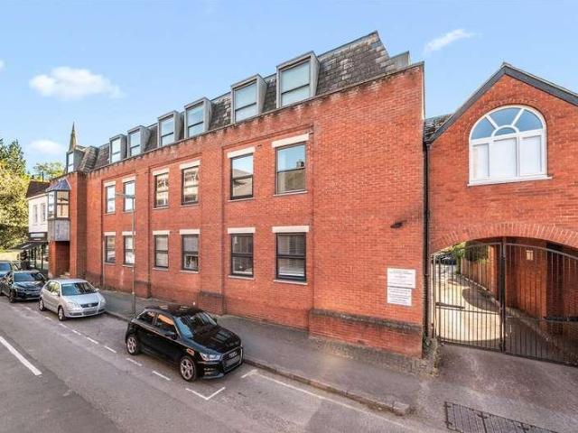 Flat for sale in Blackhills, Surrey