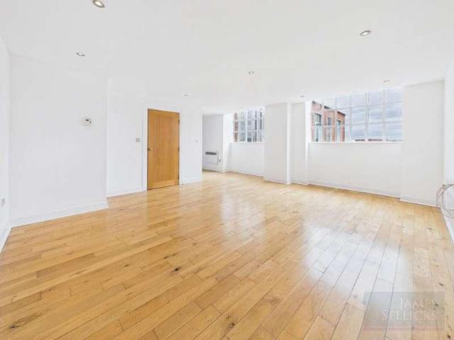 Flat for sale in St Matthew's, Old Wharf