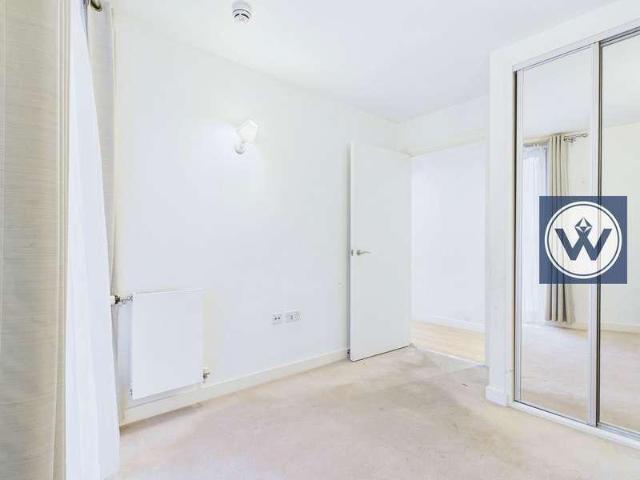 Flat for sale in Hayes, Greater London
