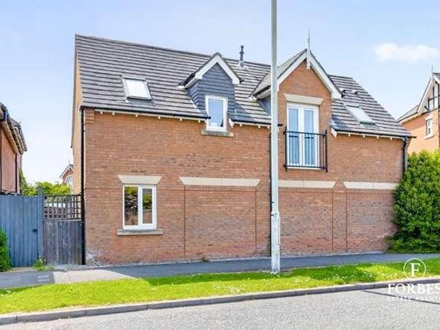 Flat for sale in Walton Park, Firbank