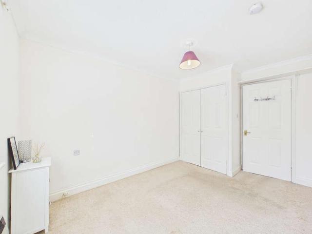 Flat for sale in Princes Risborough, Buckinghamshire