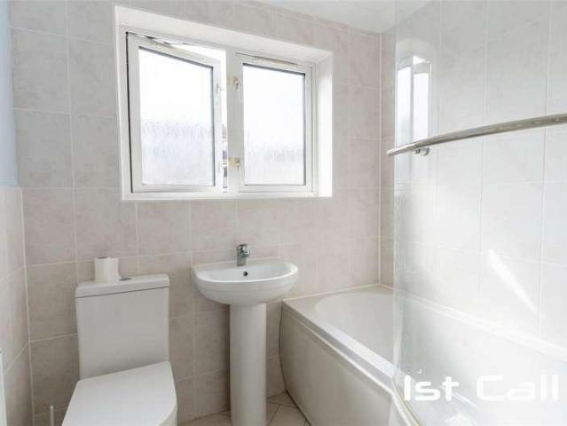 Flat for sale in Alton Barnes, Essex