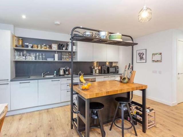 Flat for sale in Leith Links, Leith