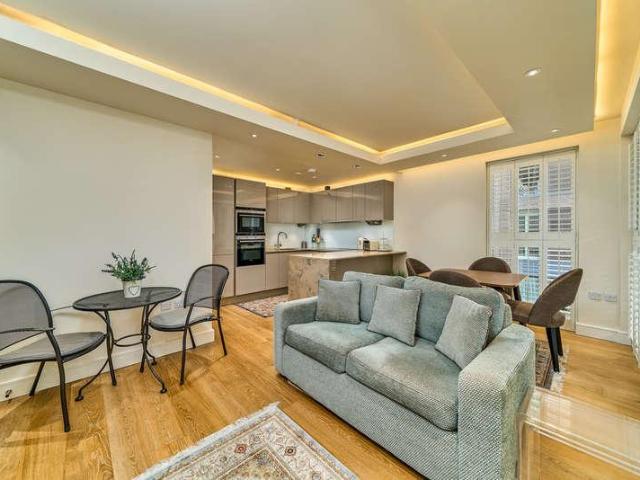 Flat for sale in Greater London