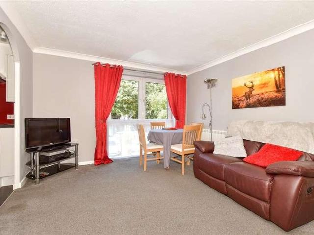 Flat for sale in Folkestone