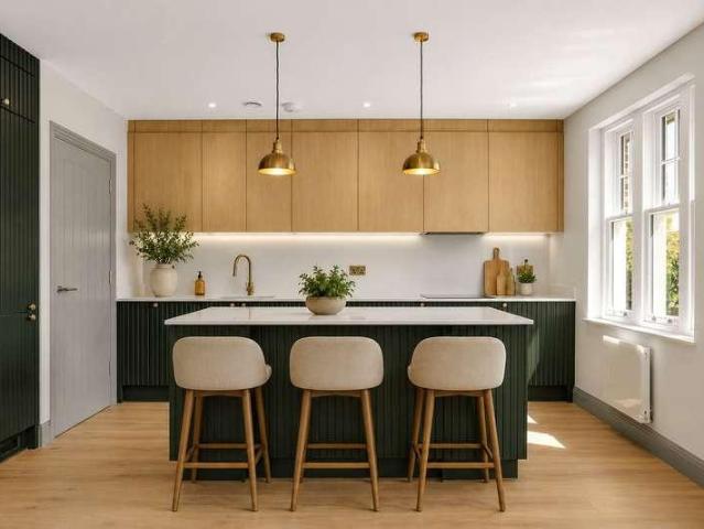 Flat for sale in East Molesey, Elmbridge