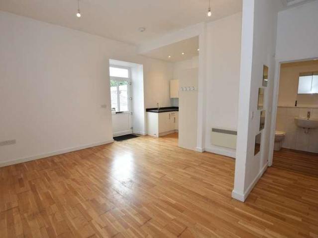 Flat for sale in Mount Ambrose, Cornwall