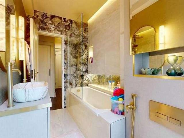 Flat for sale in Marylebone, Greater London