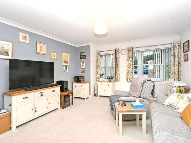 Flat for sale in Eastbourne, East Sussex