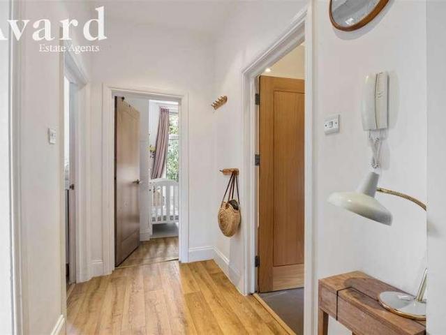 Flat for sale in Round Hill, Brighton & Hove
