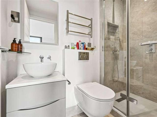 Flat for sale in Shortlands, Greater London