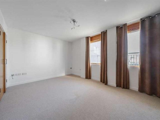 Flat for sale in Broadmead, Feckenham