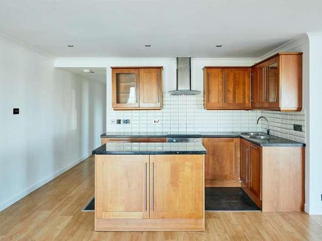 Flat for sale in Sands End, Greater London