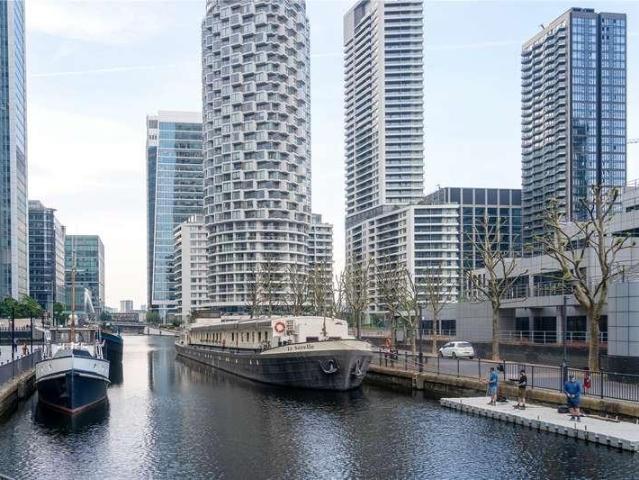 Flat for sale in Poplar Grove, Greater London