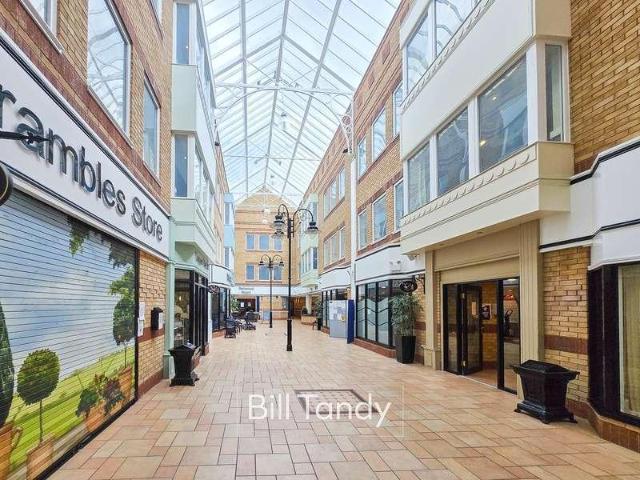 Flat for sale in Lichfield, Boley Park