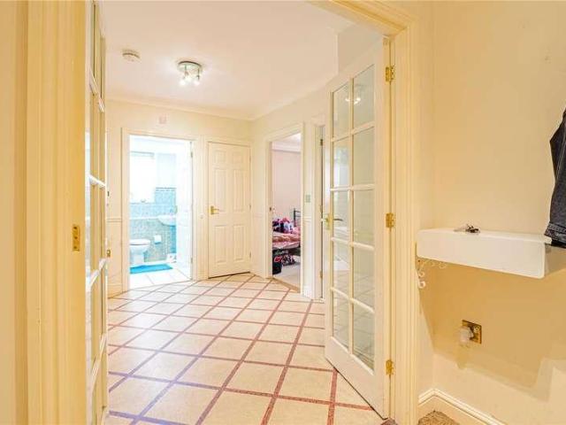 Flat for sale in Pouchen End, Hertfordshire