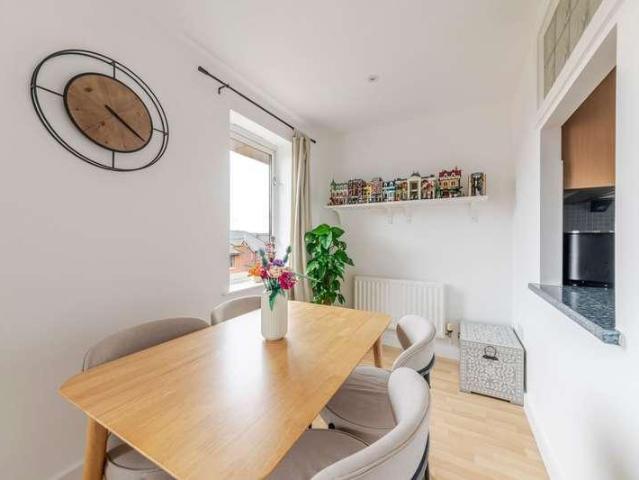 Flat for sale in Hough Green, Two Mills