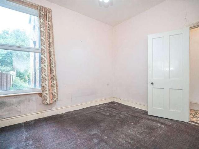 Flat for sale in Hornsey, Greater London