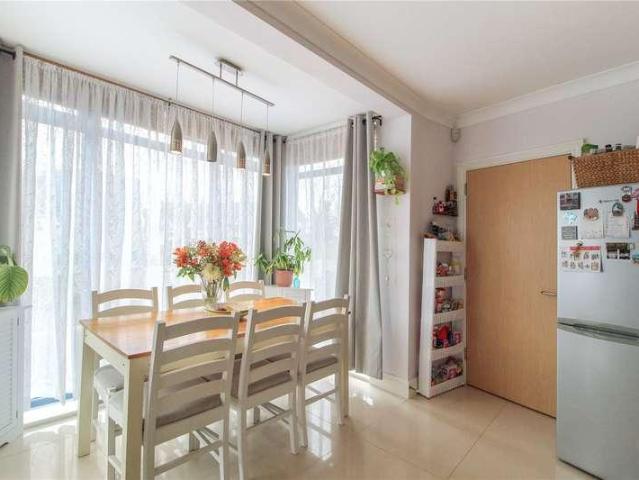 Flat for sale in Leigh on Sea, Southend-on-Sea