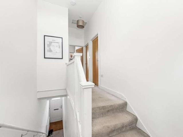 Flat for sale in London Borough of Lewisham, Bell Green