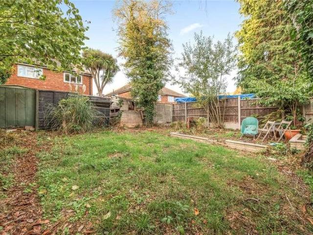 Flat for sale in Hermitage Woods, Woking
