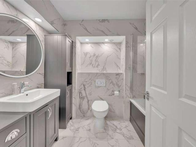 Flat for sale in St. John's Wood, Greater London