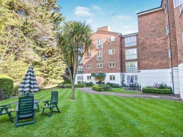 Flat for sale in Hendon, Greater London