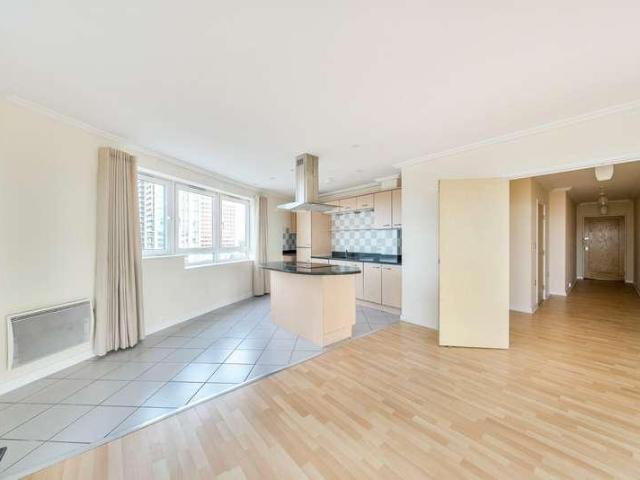 Flat for sale in Horsell, Woking