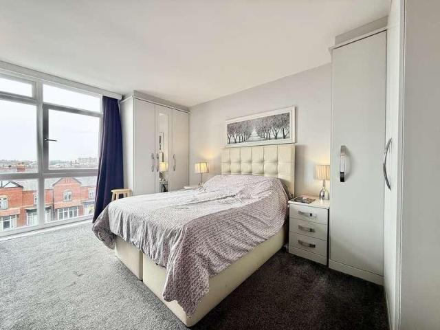 Flat for sale in Southport, Meols Cop