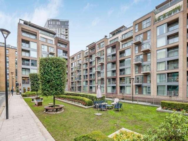Flat for sale in Greater London