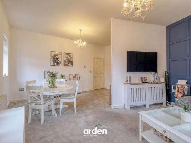 Flat for sale in Dickens Heath, West Midlands