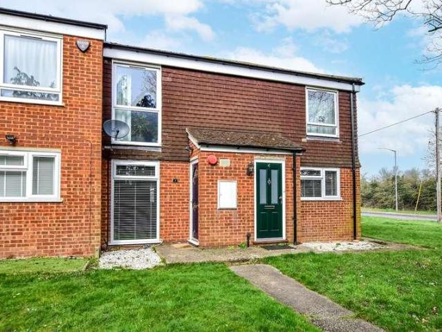 Flat for sale in Iver, Iver Heath